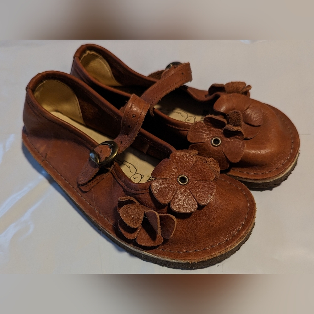 Bear Feet Leather Mary Jane's, Flowers, Size 12